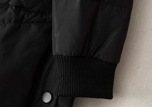 Женская черная куртка с карманами