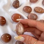Галтовка из Лунного камня