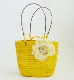 Соломенная сумка с цветком