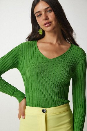Женская светло-зеленая базовая блузка в рубчик с v-образным вырезом BV00096