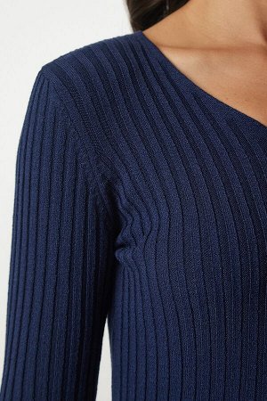 Женская базовая блузка в рубчик темно-синего цвета с v-образным вырезом BV00096