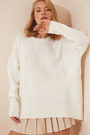 Женский свитер оверсайз цвета экрю PN00054