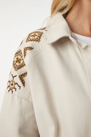 Женская кремовая куртка-рубашка из габардина с этнической вышивкой RV00142