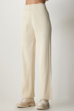 Женский комплект из трикотажа-свитера и брюк кремового цвета MX00112