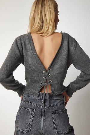 Женский серый укороченный трикотажный свитер с открытой спиной PF00004
