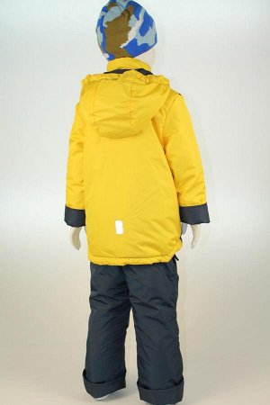 Желтый В прохладную погоду весной или осенью наиболее подходящим для активных прогулок на свежем воздухе является комплект , состоящий из куртки и брюк-полукомбинезона из плащевой ткани. Марка BARRAKU