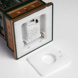 Светодиодная фигура «Ёлка в телефонной будке» 10.5 x 25 x 10.5 см, пластик, батарейки ААх3 (не в комплекте), USB, свечение тёплое белое