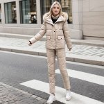 Женский комплект: полукомбинезон + куртка, цвет бежевый