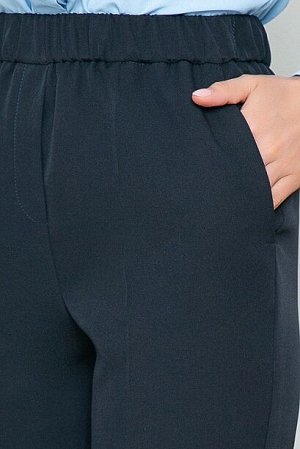 Брюки 5115 Брюки из костюмной ткани.цвет: т. синий.
30% вискоза 65% п/э,5% эластан