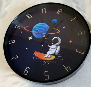 Настенные часы для детской спальни "Астро-Серфер"