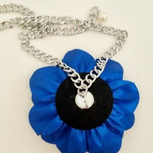 Пояс-брошка "Цветок" из ткани, цепочка цвет: серебристый, цветок синий, арт.187.497