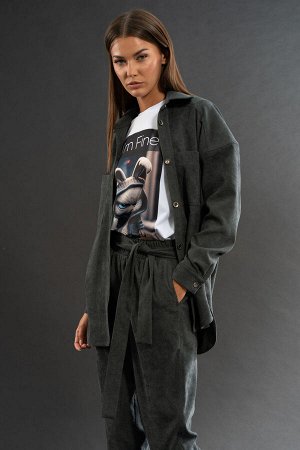 Костюм Костюм Kivviwear 3100310103 серый хаки 
Состав: ПЭ-80%; Хлопок-20%;
Сезон: Осень-Зима
Рост: 170

Костюм из штруксовой ткани джоггеры и рубашка - это идеальный выбор для тех, кто ценит комфорт 