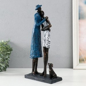 Фигурка полистоун «Парочка на прогулке с собакой», под металл, 16.4x8x34.7 см