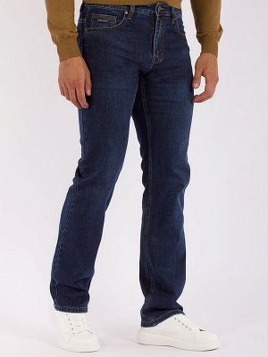 Джинсы Стильные мужские джинсы из плотного стрейча с небольшими потертостями. Модель свободного кроя со средней посадкой.
Цвет:&nbsp;
					
						
								синий						
					
Состав:&nbsp;
					 98 % хл