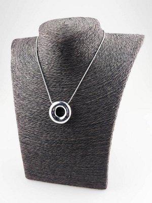 Ожерелье Круглая подвеска на цепочке серебристого цвета.
Длина изделия:
до 47 см.
Состав:
Металл.
серебристый