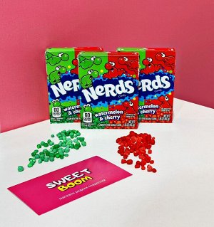 Разноцветное кисло-сладкое драже Nerds Cherry Watermelon со вкусом вишня-арбуз 46.7 гр