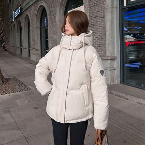 Женская куртка с капюшоном, вышивка "сердце", цвет белый