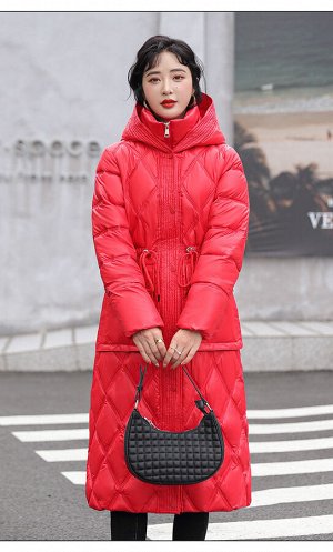 Женская куртка, длинная, приталенная, цвет красный