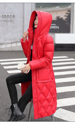 Женская куртка, длинная, приталенная, цвет красный