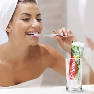 Колгейт Зубная паста 100 мл. Лечебные травы  Отбеливающая, Colgate