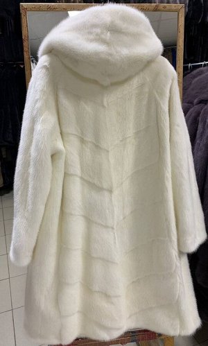 Одежда Шубка из меха норки, капюшон, длина 100 см 
Размеры 48,50,52