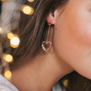 Серьги висячие со стразами «Сердце» с жемчужинами, цветные в золоте
