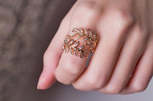 Кольцо Позолоченное розовым золотом 750 пробы (18K Gold Plated) открытое кольцо c супер блестящими прозрачными многогранными фианитами!