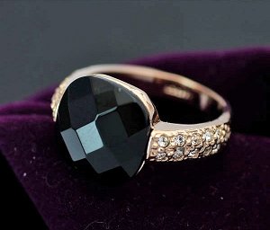 Кольцо Позолоченное розовым золотом 750 пробы (18K Gold Plated) кольцо c супер блестящими переливающимися разноцветными австрийскими кристаллами Swarovski Stellux! Цвет Российского золота, один в один