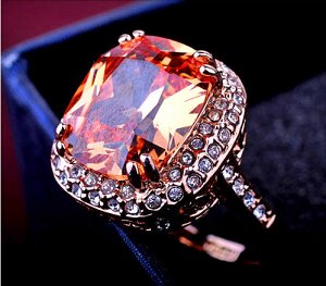 Кольцо Позолоченное розовым золотом 750 пробы (18K Gold Plated) кольцо c супер блестящими прозрачными и большим насыщенно оранжевым кристаллами Swarovski Stellux! Цвет Российского золота, один в один,