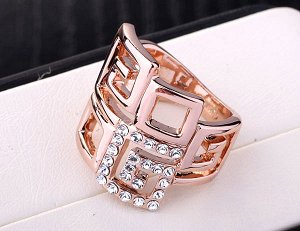 Кольцо Позолоченное розовым золотом 750 пробы (18K Gold Plated) кольцо в виде квадратных золотых линий с супер блестящими австрийскими кристаллами Swarovski Stellux! Очень броское и необычное!