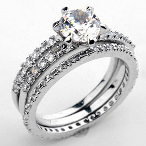 Кольцо Позолоченное белым золотом 750 пробы (18K Gold Plated) кольцо c супер блестящими прозрачными австрийскими кристаллами Swarovski Stellux и многогранными фианитами!