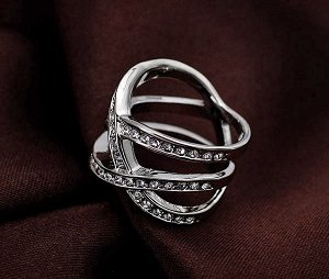 Кольцо Позолоченное белым золотом 750 пробы (18K Gold Plated) кольцо c супер блестящими прозрачными австрийскими кристаллами Swarovski Stellux!