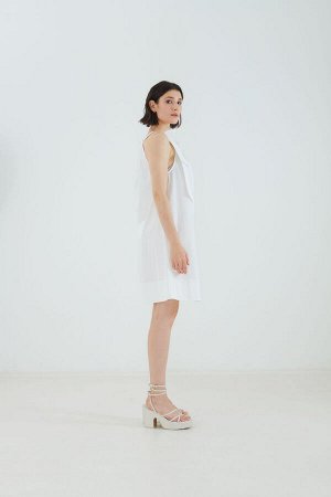 Платье Рост: 170 Состав: 76%хлопок 22%полиэстер 2%эластан. Комплектация платье. Цвет белый