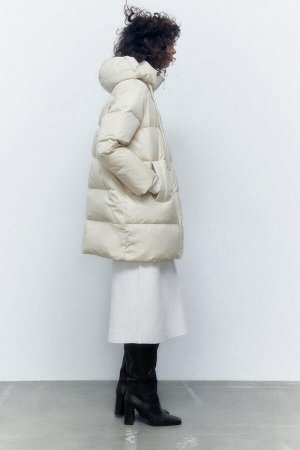 Женская демисезонная куртка с капюшоном