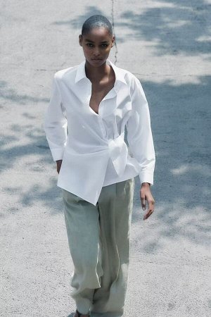 Женская белая блуза с длинным рукавом
