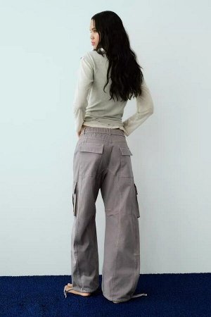 Женские брюки карго с накладными карманами