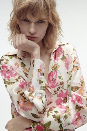 Женская блуза с цветочным принтом