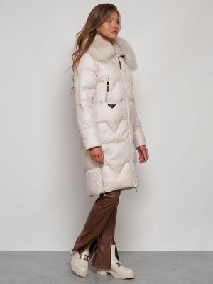 Пальто утепленное с капюшоном зимнее женское бежевого цвета 13305B
