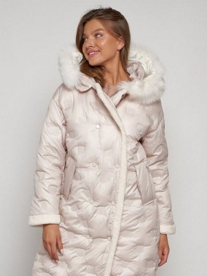 Пальто утепленное с капюшоном зимнее женское бежевого цвета 132290B