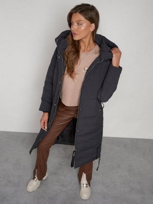 Пальто утепленное с капюшоном зимнее женское темно-серого цвета 132132TC