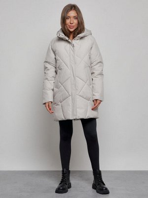 Зимняя женская куртка модная с капюшоном светло-серого цвета 52361SS