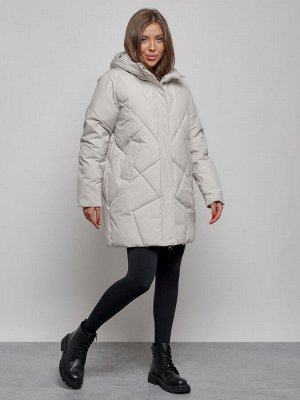 Зимняя женская куртка модная с капюшоном светло-серого цвета 52361SS