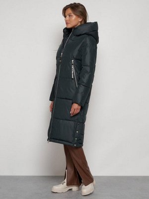 Пальто утепленное с капюшоном зимнее женское темно-зеленого цвета 13816TZ