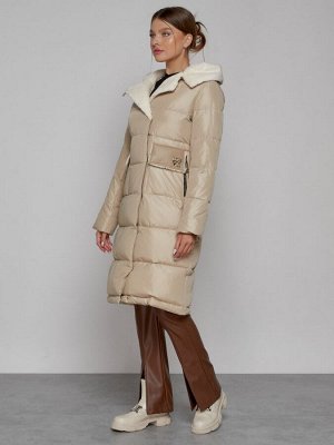 MTFORCE Пальто утепленное с капюшоном зимнее женское бежевого цвета 1322367B