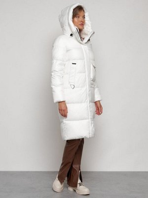 Пальто утепленное с капюшоном зимнее женское белого цвета 133127Bl
