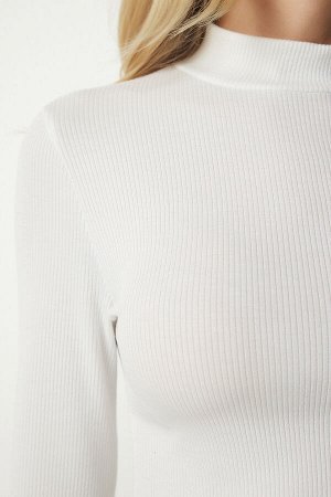 Женская белая укороченная блузка на бретельках в рубчик с высоким воротником ub00165