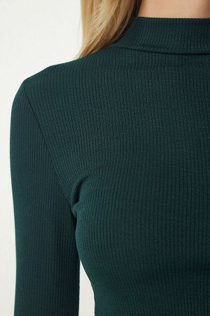 Женская укороченная блузка на бретельках изумрудно-зеленого цвета с высоким воротником и рубчиком ub00165