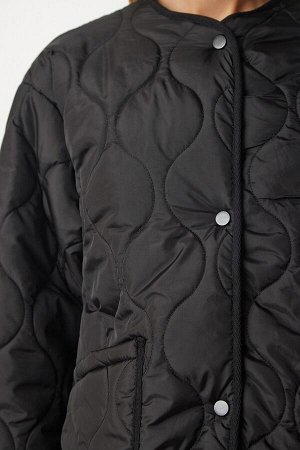 Женское черное стеганое пальто оверсайз с карманами DZ00098
