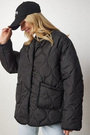 Женское черное стеганое пальто оверсайз с карманами DZ00098