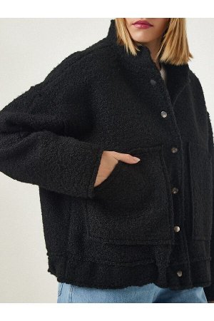 Женская черная куртка оверсайз-букле с застежкой-кнопкой FN03087